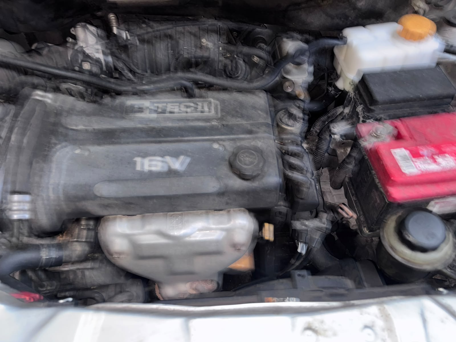 Motor E-TEC 16V durante mantenimiento en AUTOTLAN Ixtapaluca