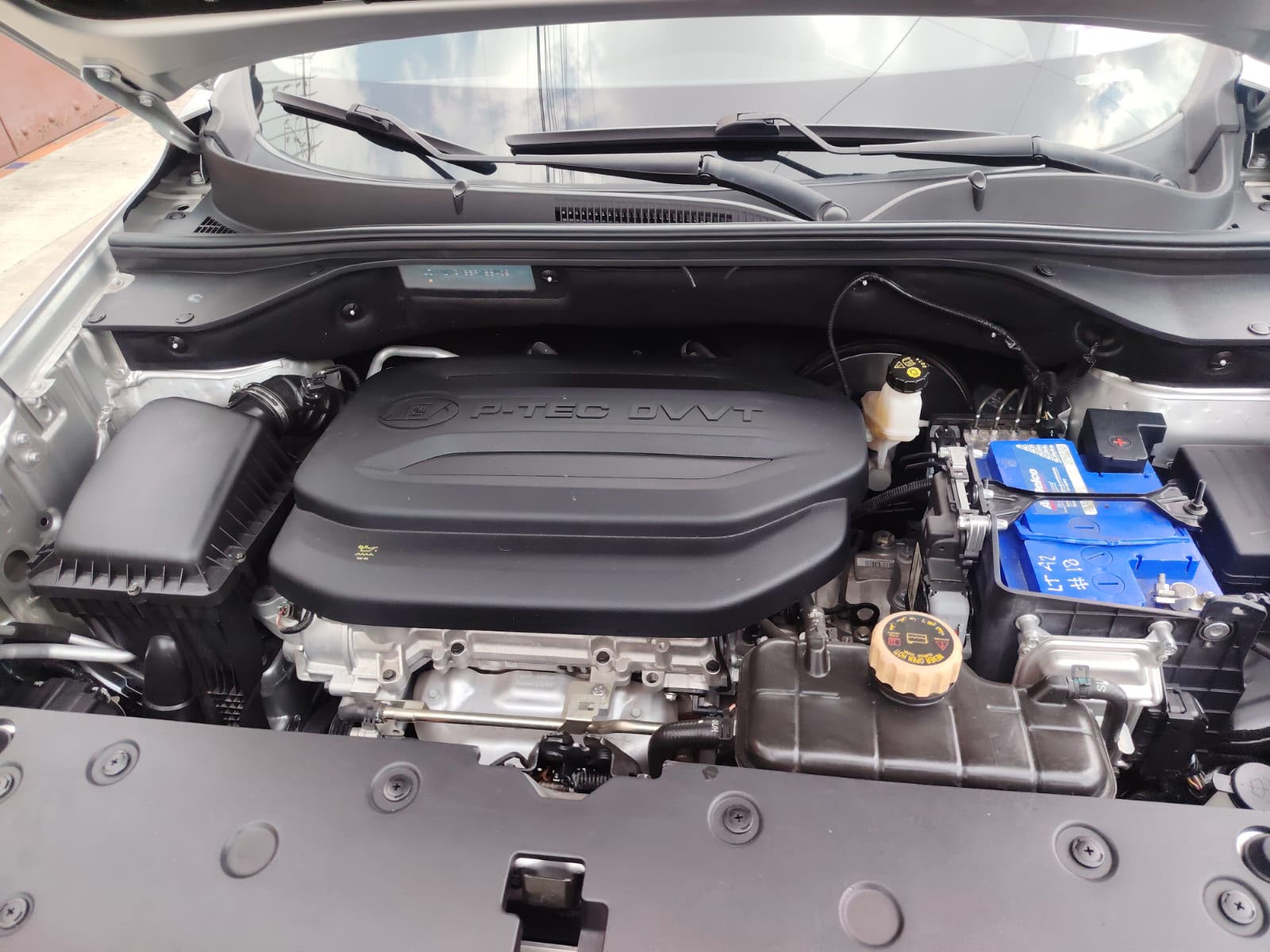 Motor P-TEC DVVT revisado durante mantenimiento en AUTOTLAN