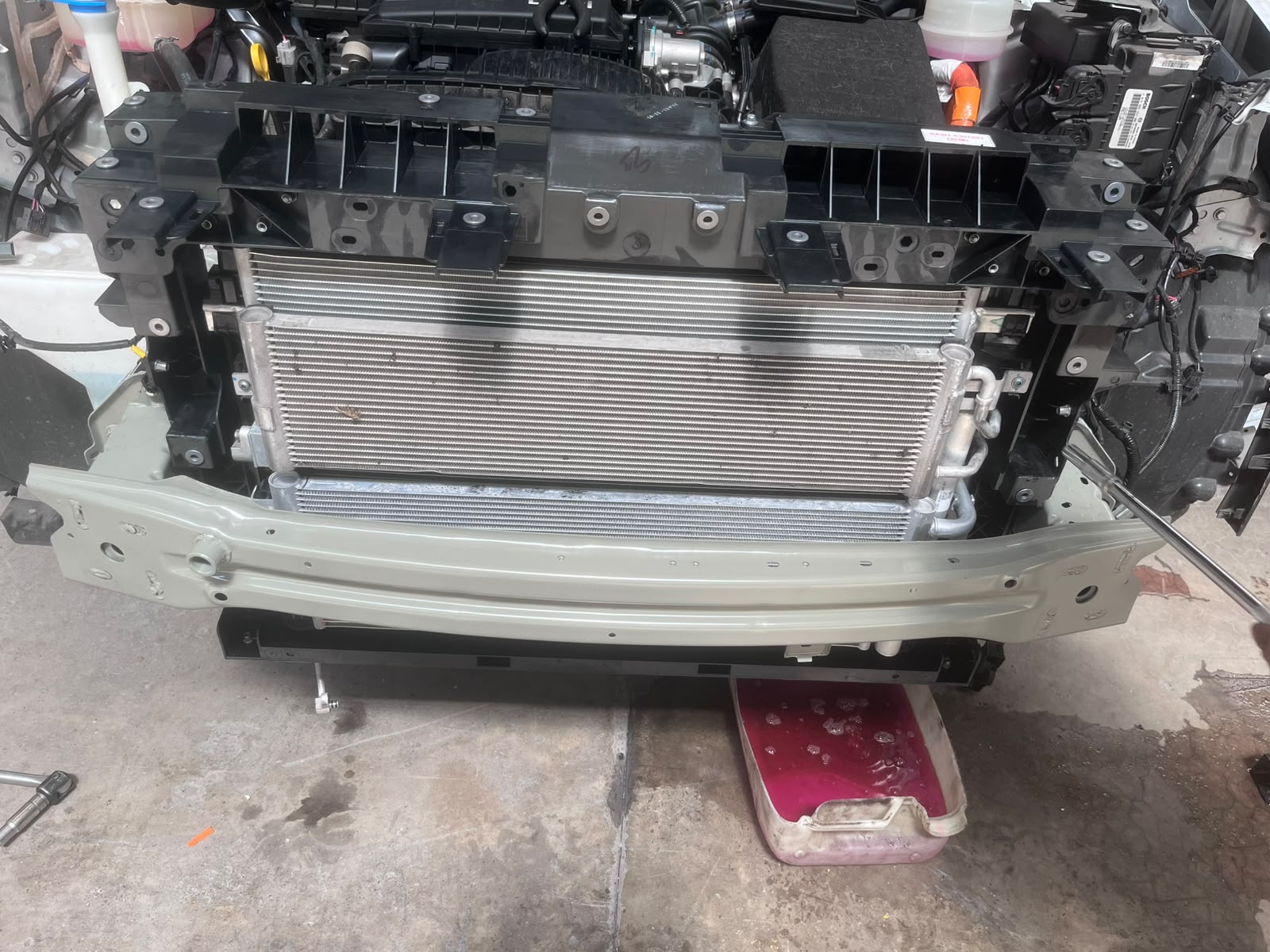 Drenaje de refrigerante durante un servicio de enfriamiento en AUTOTLAN