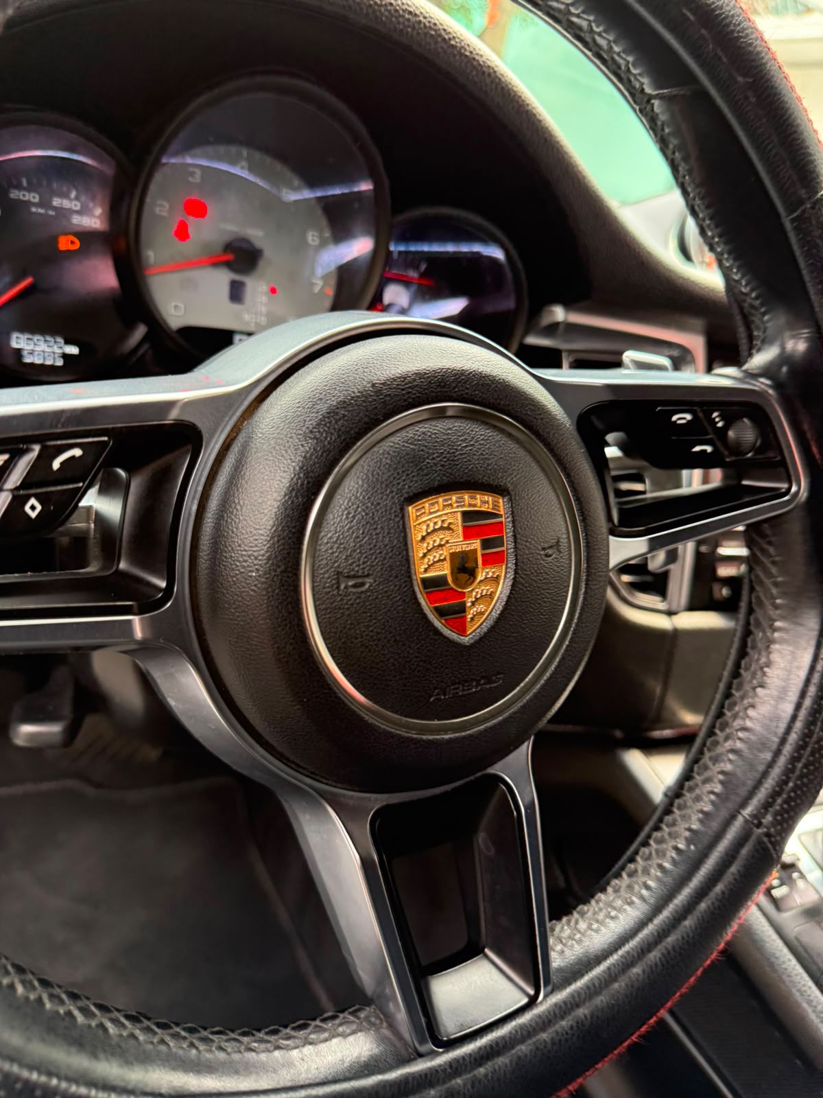 Detalle del interior de un Porsche revisado en AUTOTLAN Ixtapaluca